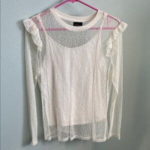 Who What Wear Cream Lace Long-Sleeve Ruffle Shoulder Top